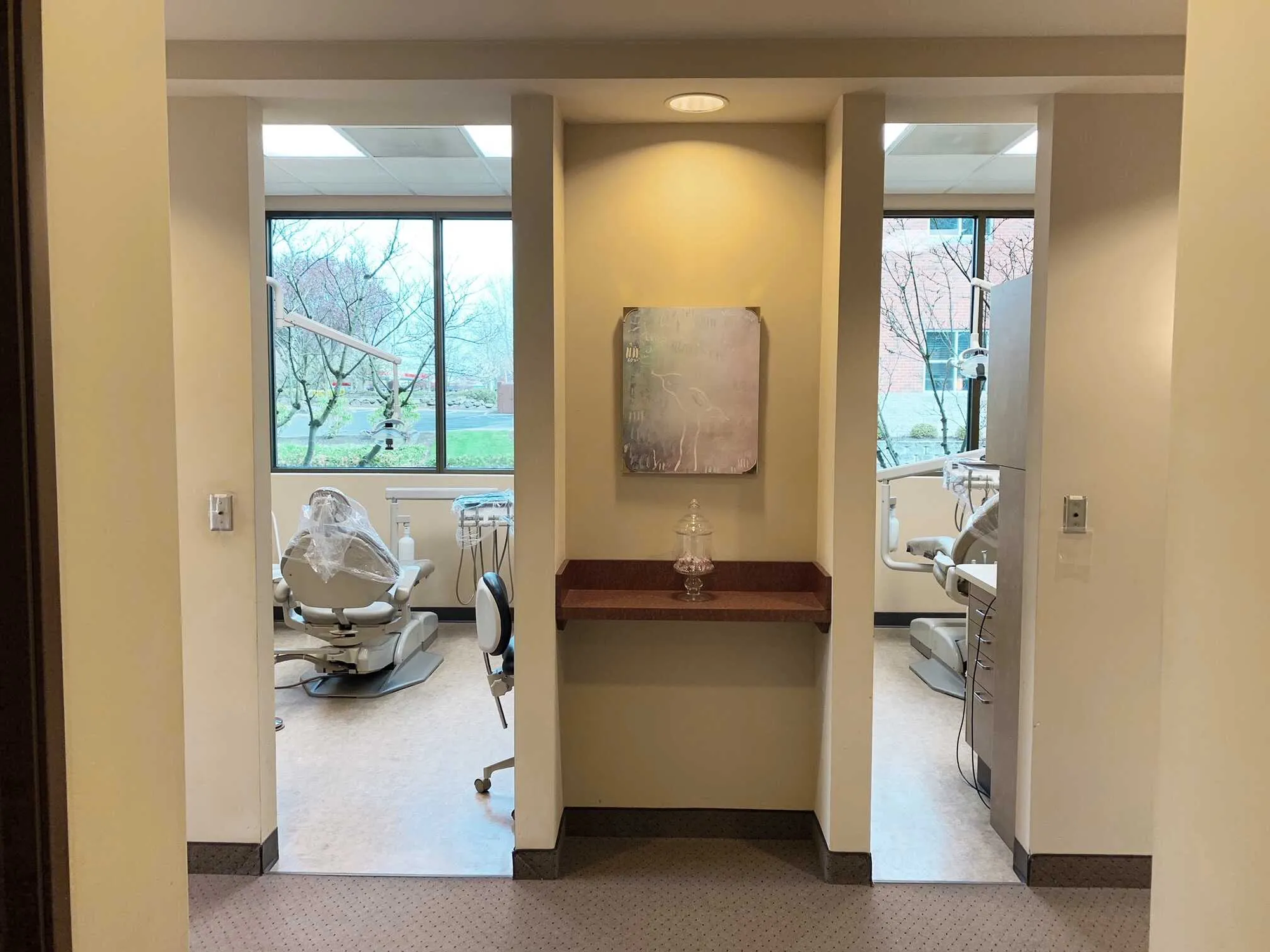 Hallway between two operatories
